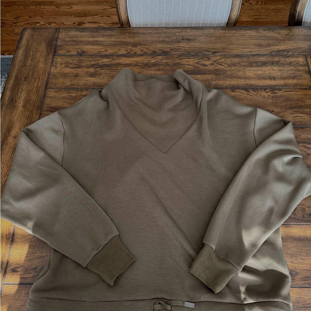Varley Sweater in Olive